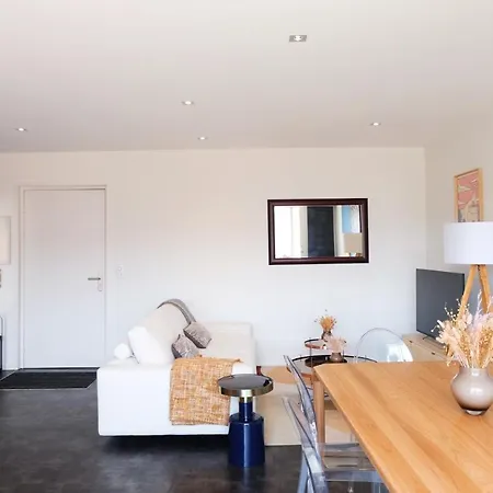 Magnifique Appartement, En Hyper Centre, Avec Terrasse Et Place De Parking * Biarritz